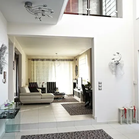 Katiana Villa *
